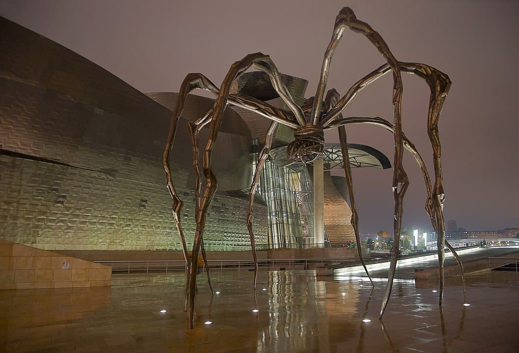 Bourgeois's Maman sculpture at the Guggenheim Museum Bilbao